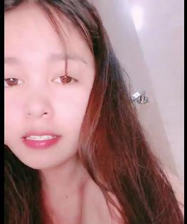 口味重女王震撼表演，时长28分钟，拳头、道具惊艳登场，颜值清纯身材好，一步到胃必看