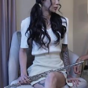 双修少妇：公厕傻女的反差魅力，7V-1G画质剧情大片