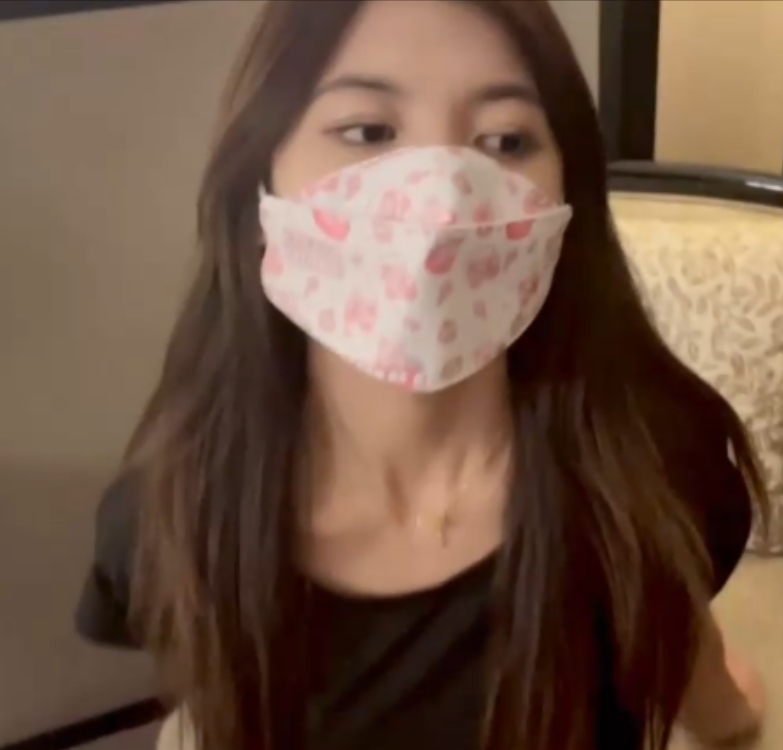 小二先生32.8g：指教靓女，增加ED2K链接，新增4K贴贴