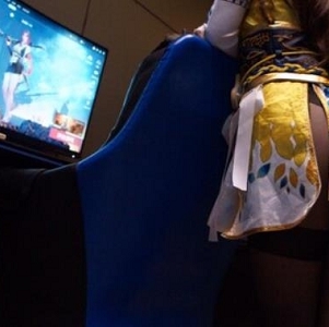 虎牙超人气美少女小余直播合集4v-575M