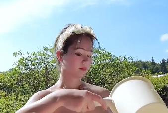 高铁女神Naomi温泉1V-1G作品：全L拉丝熟妇系列