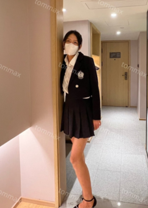 推特热议：美女与懵逼大爷在山上相遇，引发神秘情节228分钟142兆