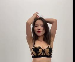 快手网红小雪儿定制视频露脸啦!10V-1.1G自拍车衣棒棒糖大放送