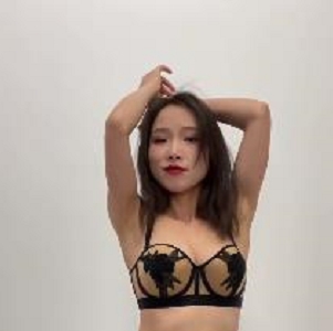 快手网红小雪儿定制视频露脸啦!10V-1.1G自拍车衣棒棒糖大放送