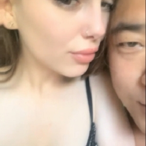 《国人老哥带俄罗斯美女户外沉沦，小帐篷内美景惊艳！1V+2.67GB百度盘》