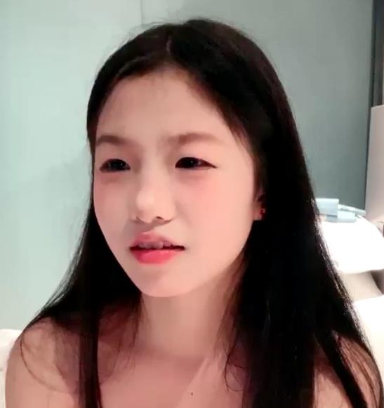 校花自拍实锤视频曝光，恶意攻击者堵人学校，姐姐需要我们的支持