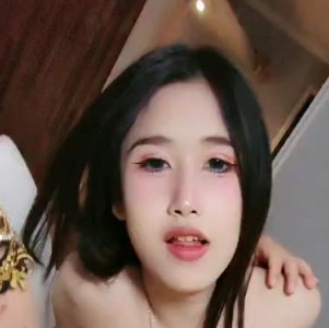 成功男士实锤真实夫妻，大方展示结婚证