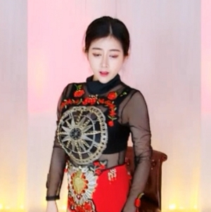 小野马定制热舞节目,45V高清画质,4.3G视频,收藏下载随时观看