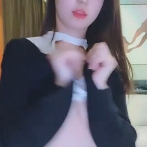 高开叉渔网袜舞姿妖娆宁依纯性感闪现百度盘视频文件长效