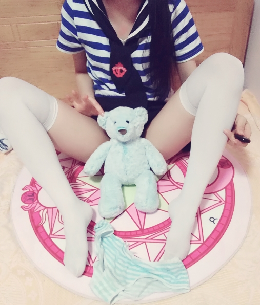 喵鱻姬高清无水印大合集，清纯COS女仆专业作品，共13套2.9G，15个视频898P美图