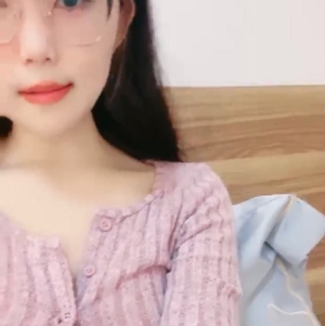 眼镜反差婊 火箭 118v47g