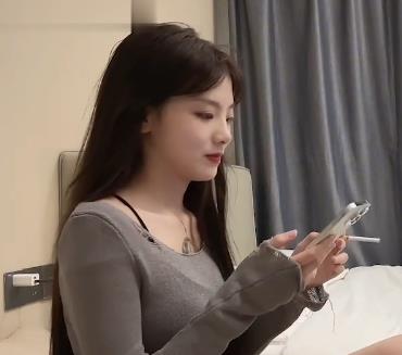 杏传媒西门庆超美大学生最新合集1V670M，颜值超高，强烈推荐！