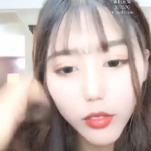 修炼狐狸：优质女主播无名小妖作品合集，颜值身材丰满，视频大小适中