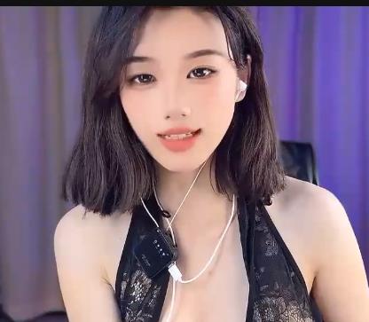 满级女神lockheadgirld广播体合集21V3.3G，颜值炸裂，坏女人气质自拍