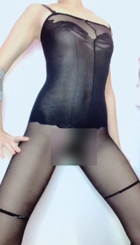 爆款燕儿热舞合集10部1.6G快手女神丰韵顶胯名场面