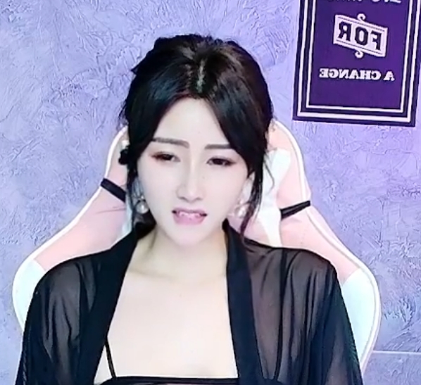 推特大长腿御姐hhkkuu12376部新作78G珍藏香艳诱人