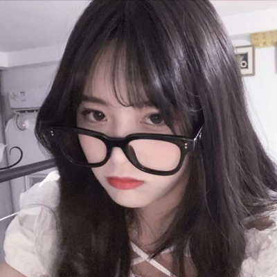 抖音眼镜妹妹学生风私拍37部1.5G懂男人心