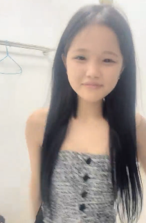 自收集嫩妹合集50部10G云盘超诱惑