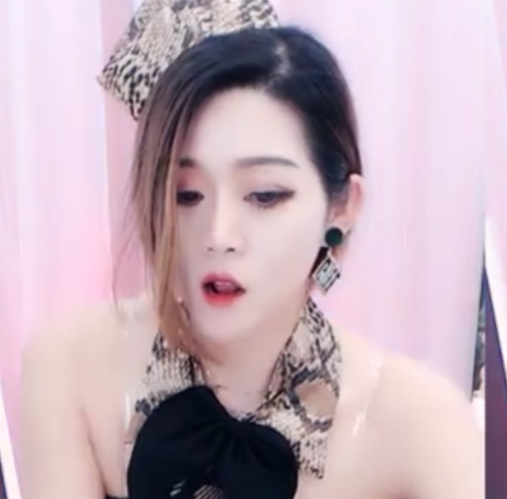 虎牙HD王妃千元定制热舞合集38部1.04G,细腰翘臀