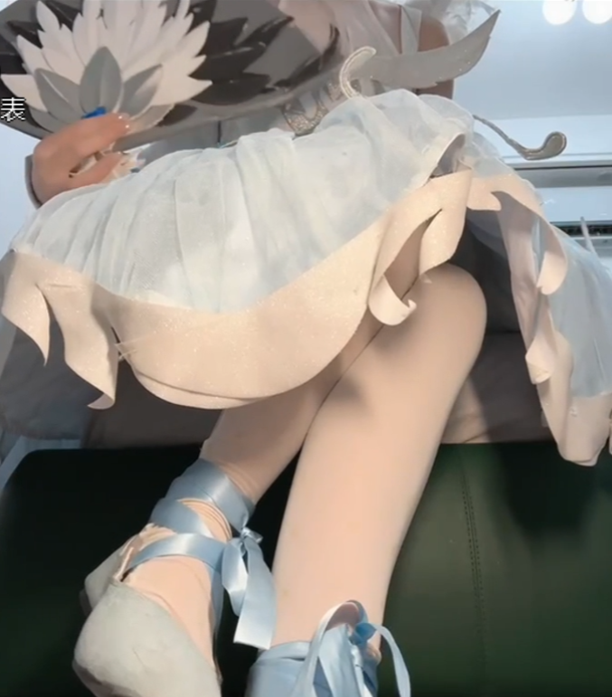 霜霜baby优质cos光“阴”6套1.9G跪姿特写