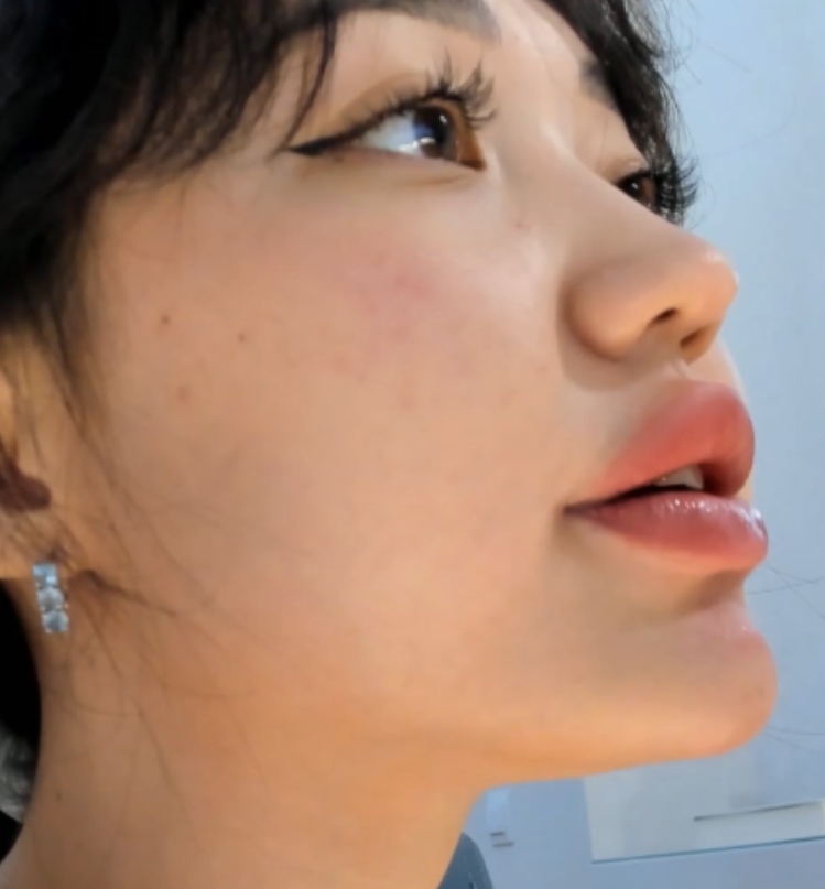 单部怼屏吴莫愁5.87G纯欲风