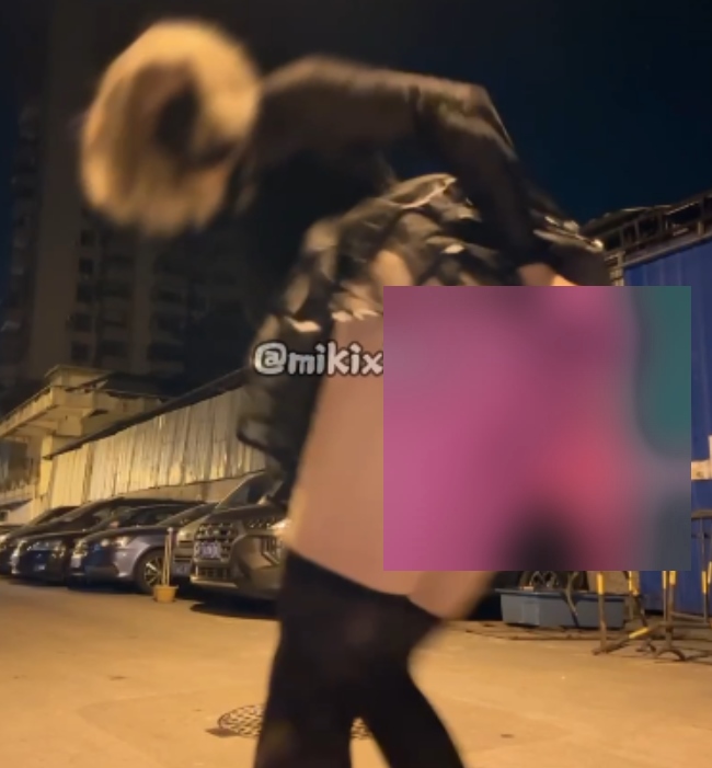 伪娘户外展示mikixka1部400M太诱人自行打包