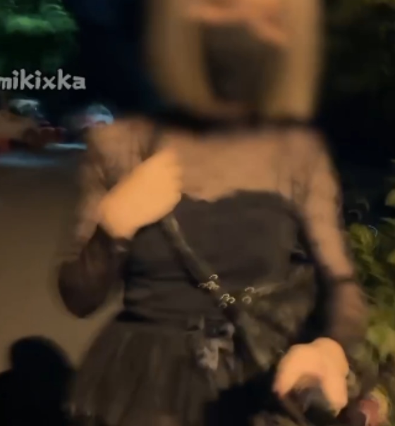 伪娘户外展示mikixka1部400M太诱人自行打包