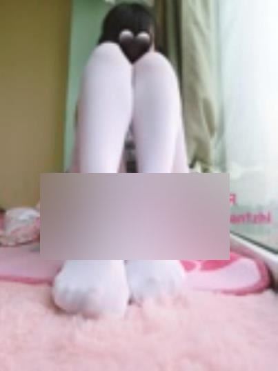 11.45G推特乳环辣妹火辣私拍多V合集