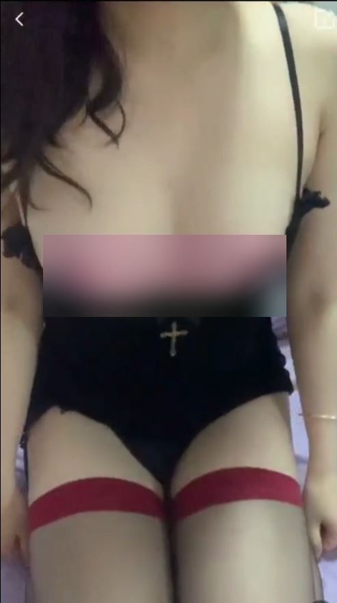 快手小小张惹火定制辣舞19V2.8G长腿女神秘境特写
