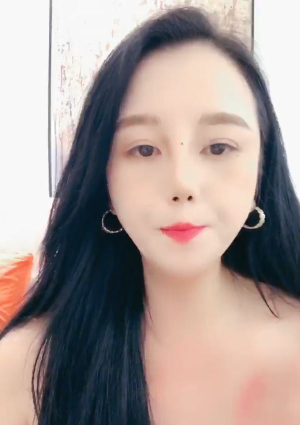 大姨子合集三:气质少妇超大罩杯视频12部7.66G