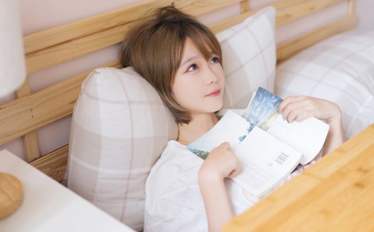 汩汩的意思,汩汩的溪流中的汩汩是什么意思？