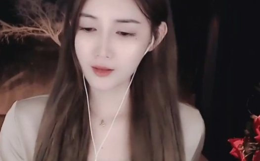 虎牙小太阳搞笑风情万种视频合集33V2G百度云下载